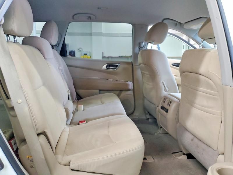 2013 Nissan Pathfinder s