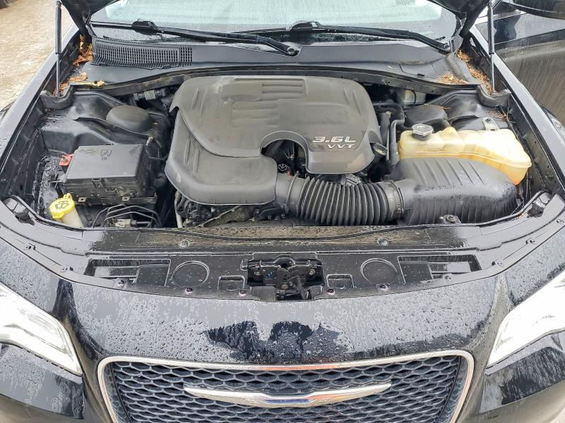 2016 Chrysler 300 Limited