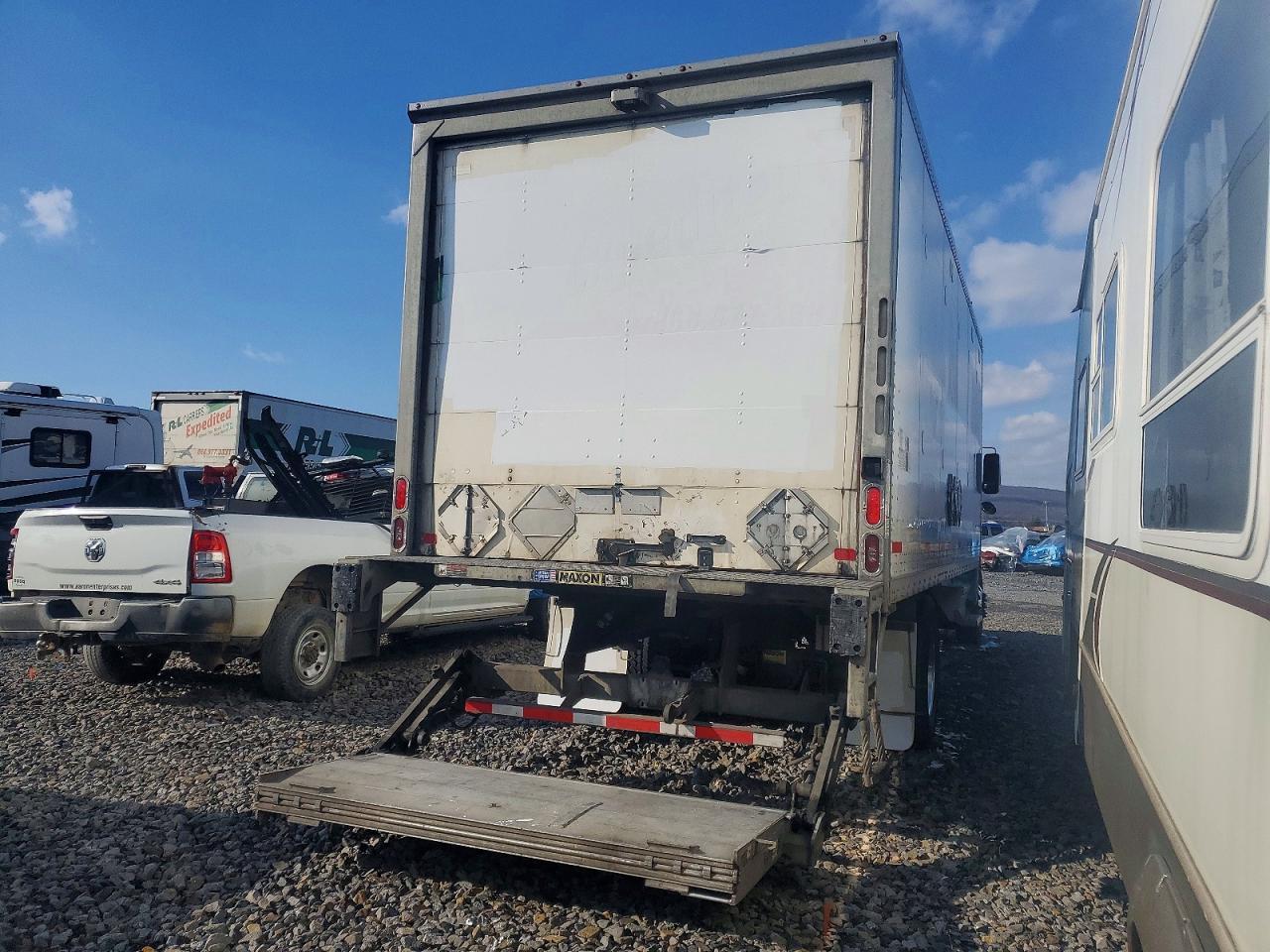 2018 Peterbilt 337 BOX Truck