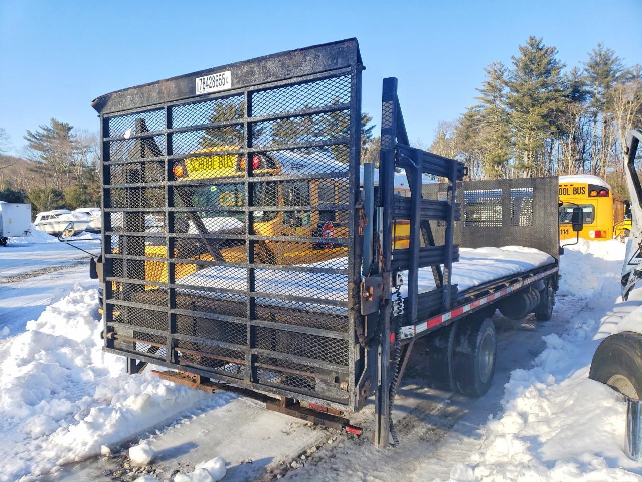 2010 Isuzu NQR Flatbed Truck