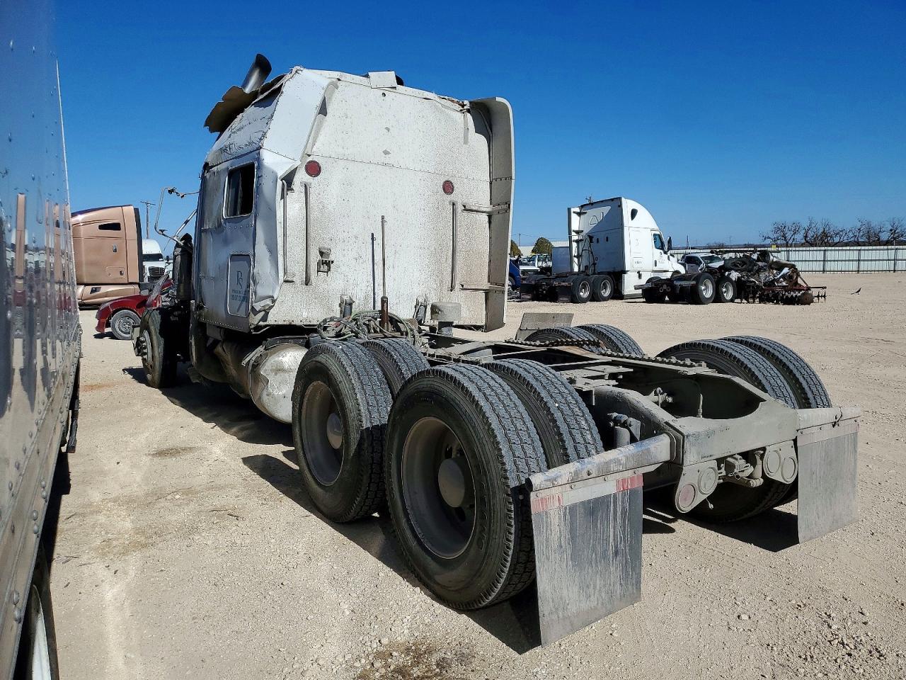 2007 Ptrb 2007 Peterbilt 379 Semi Truck