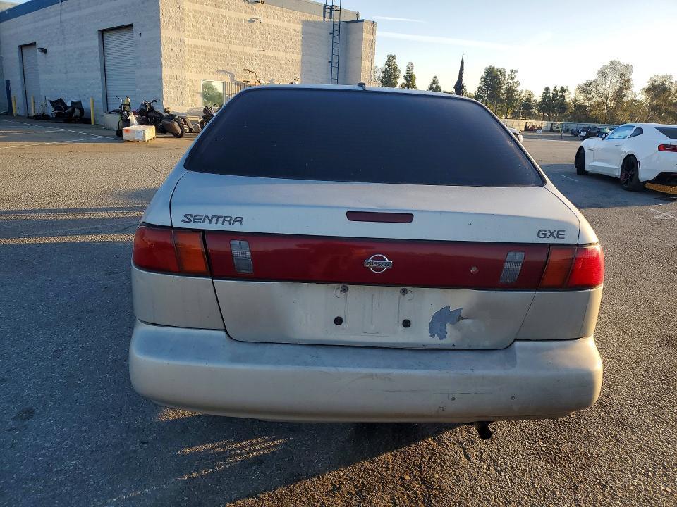 1997 Nissan Sentra Base