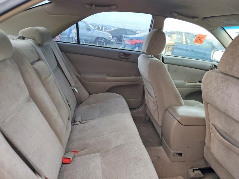 2004 Toyota Camry le