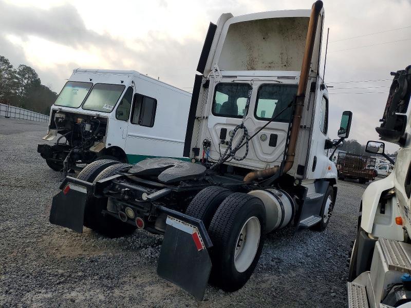 2016 Freightliner Cascadia 125 Semi Truck