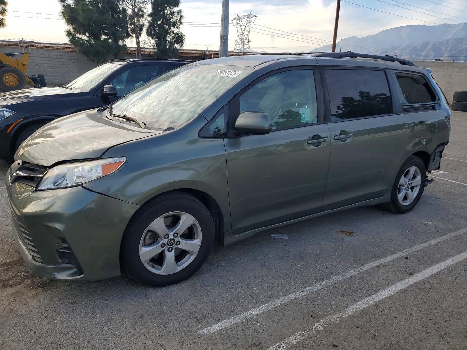 2020 Toyota Sienna le 8-passenger