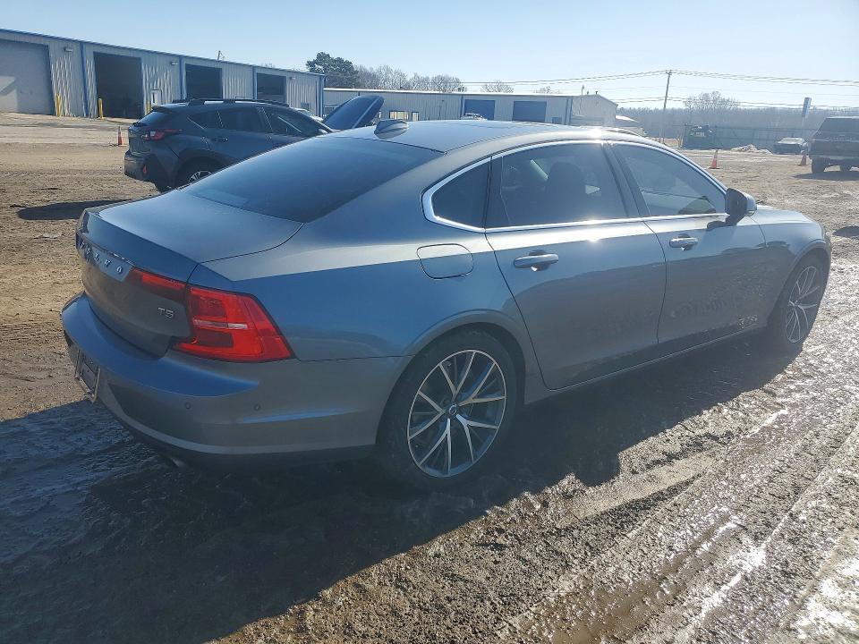 2018 Volvo S90 T5 Momentum