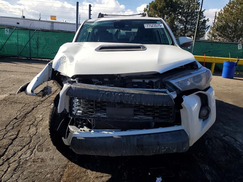 2023 Toyota 4runner se