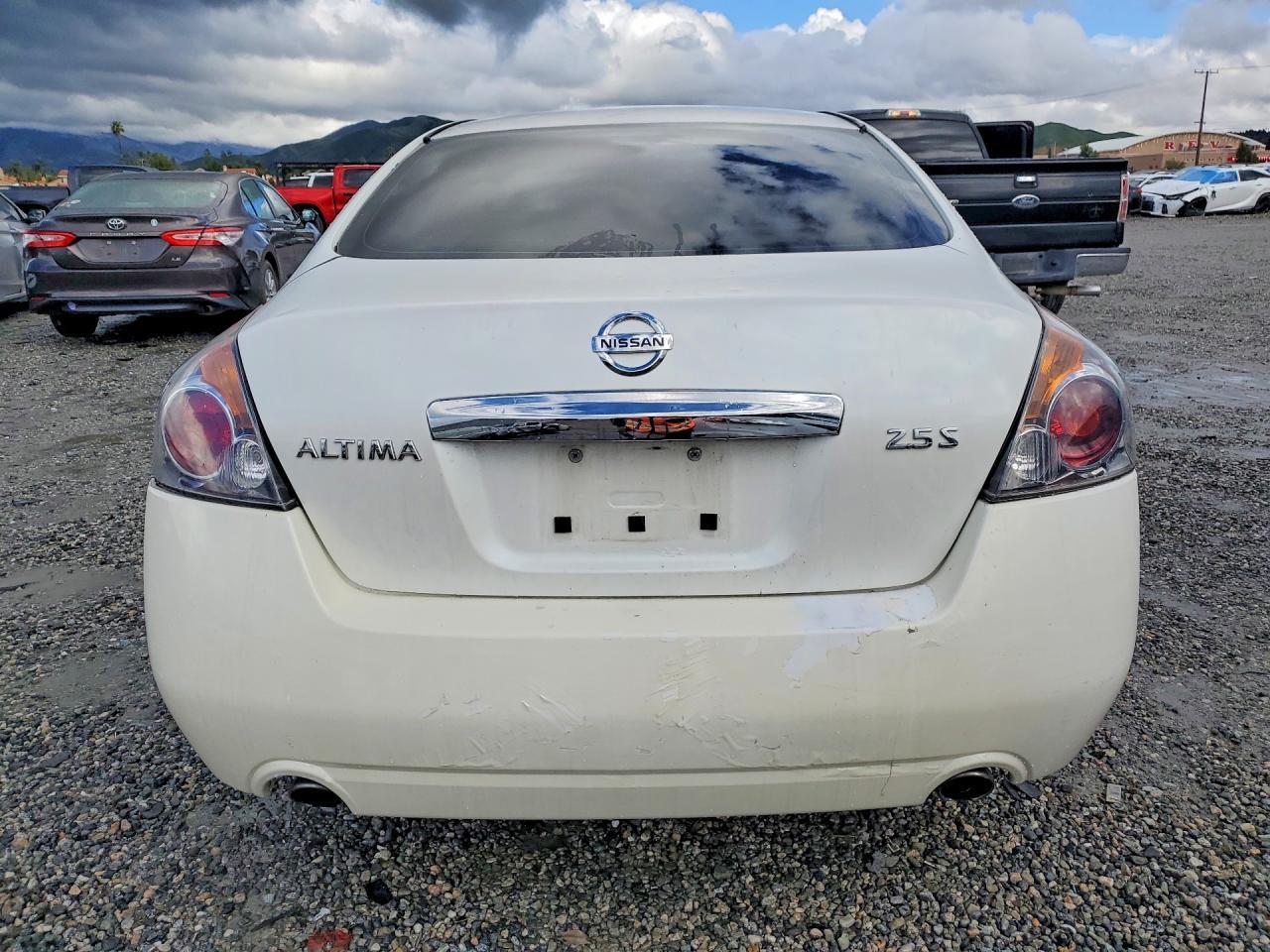 2011 Nissan Altima Base