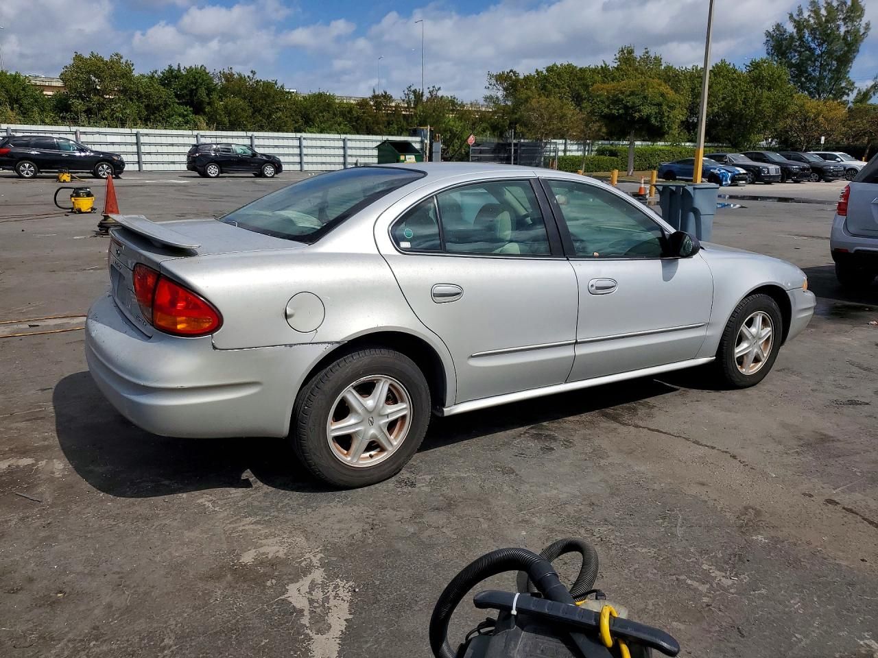 2004 Oldsmobile Alero gl