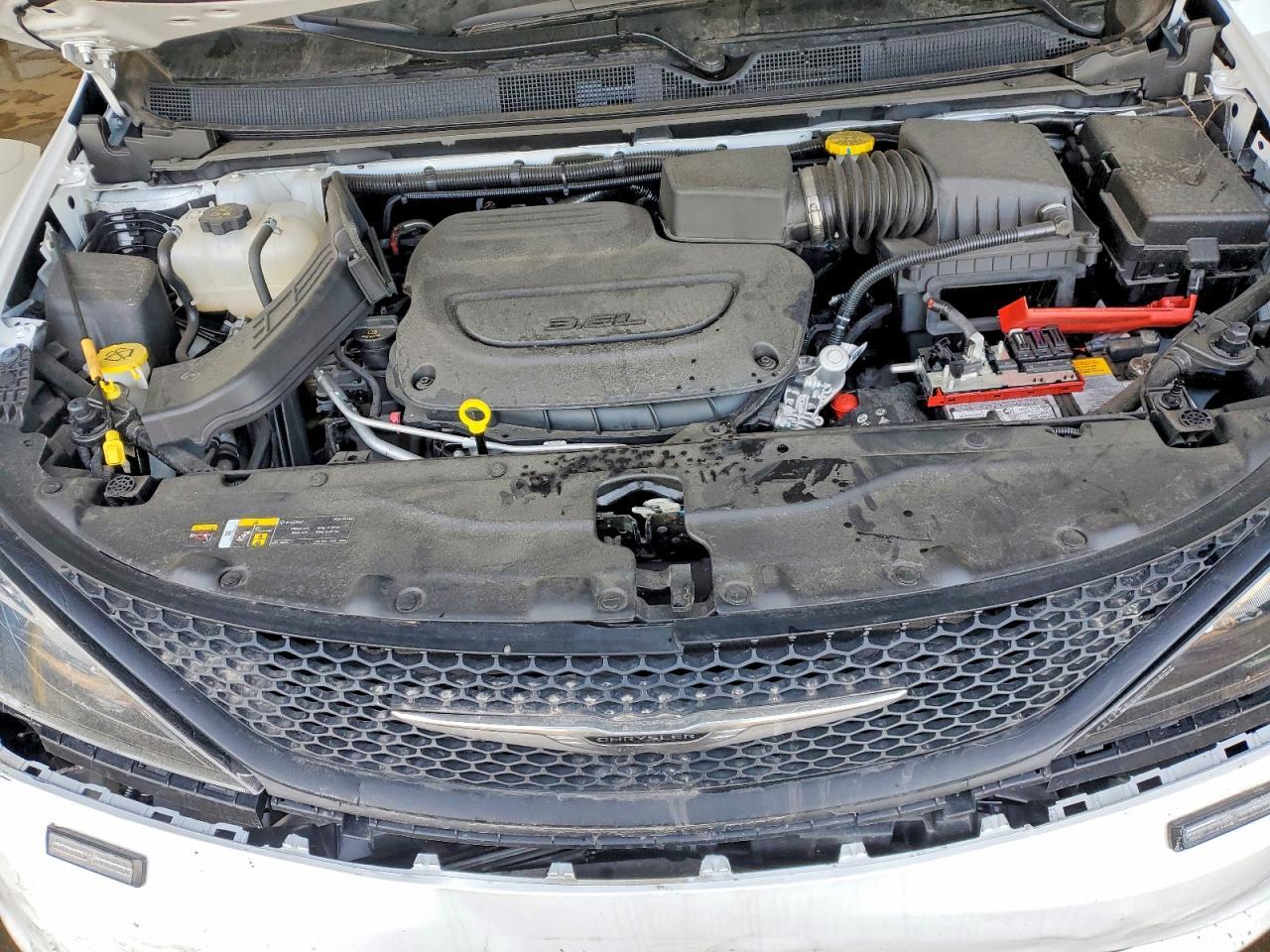 2025 Chrysler Voyager lx