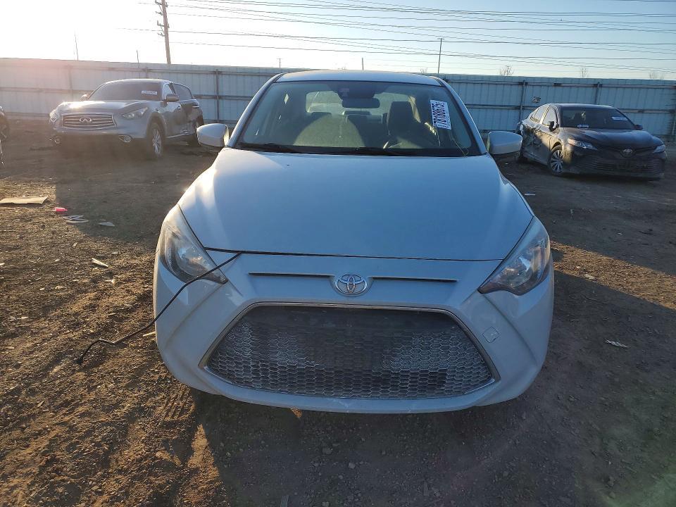 2019 Toyota Yaris l