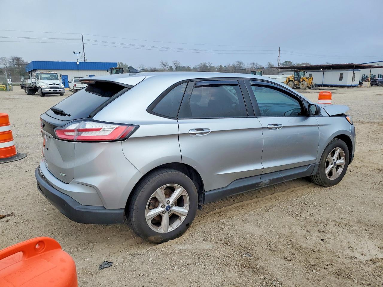 2020 Ford Edge se