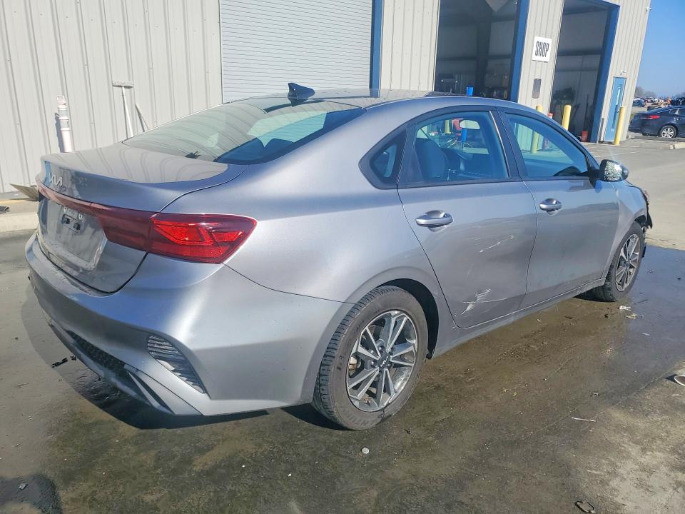 2023 KIA Forte lx