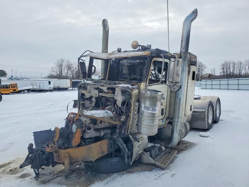 2017 Peterbilt 389-Semi Truck