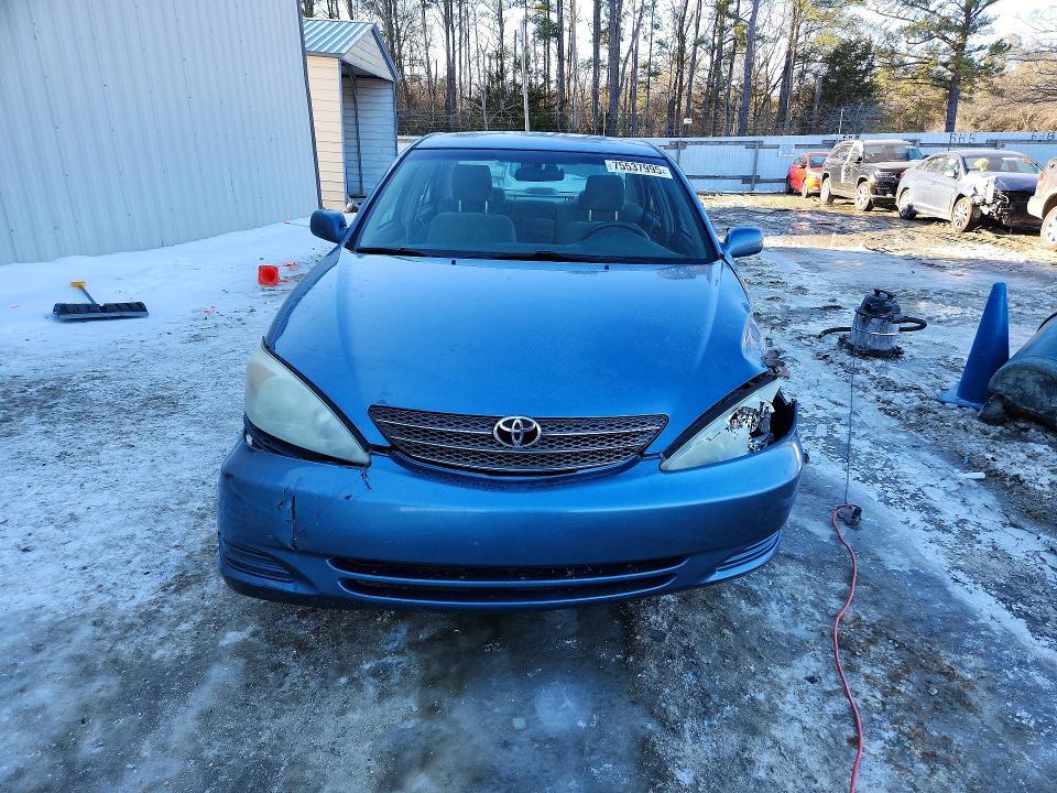2004 Toyota Camry le