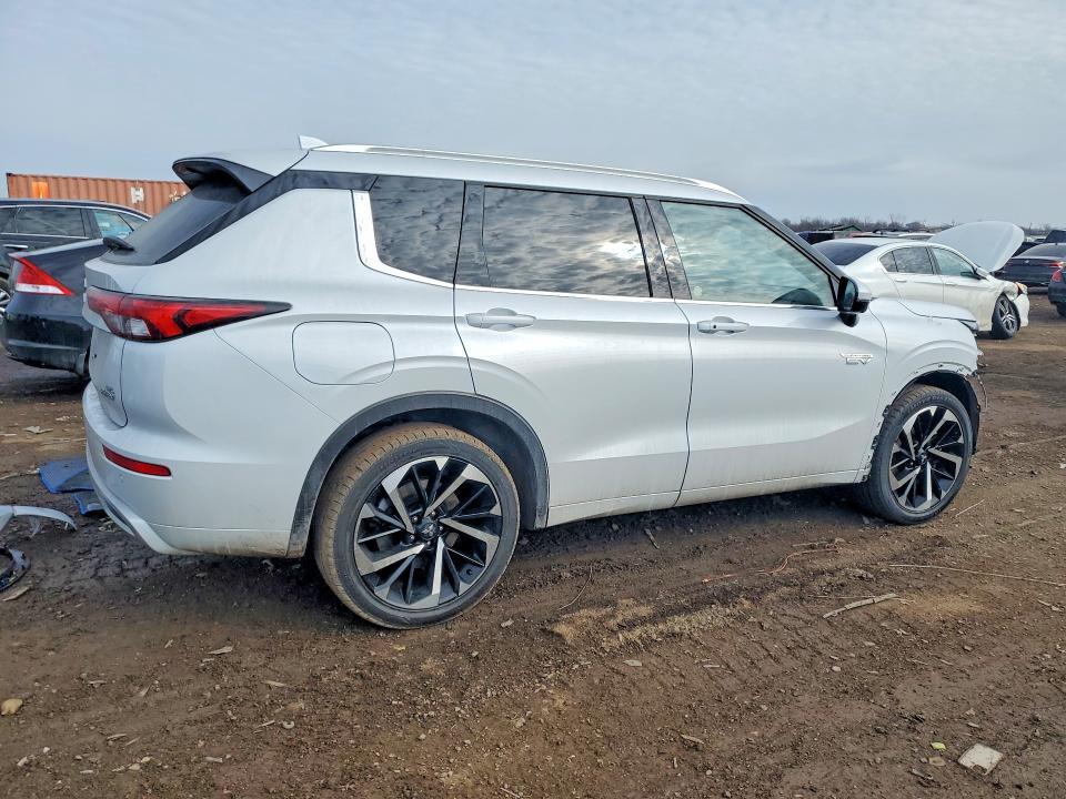 2023 Mitsubishi Outlander sel