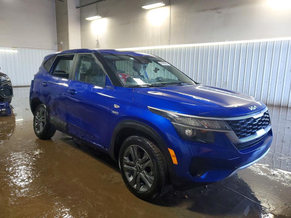 2023 KIA Seltos lx