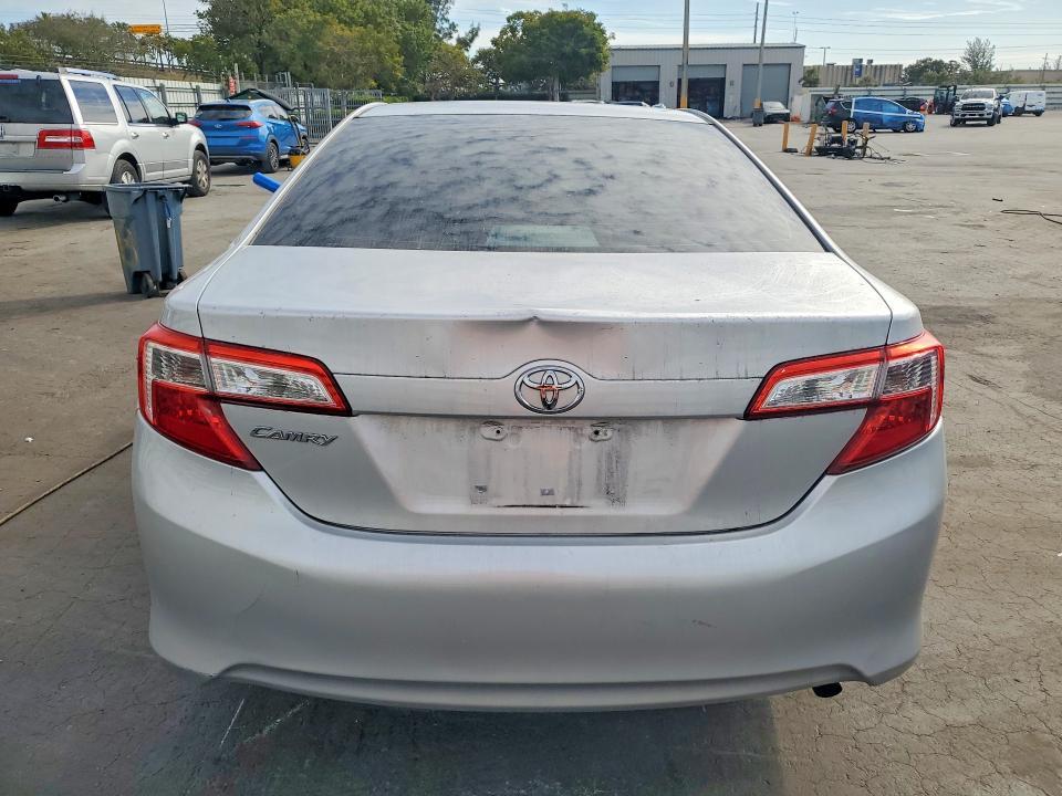 2014 Toyota Camry l