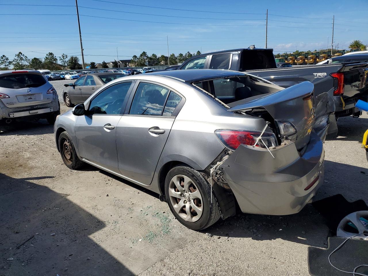 2013 Mazda 3 I