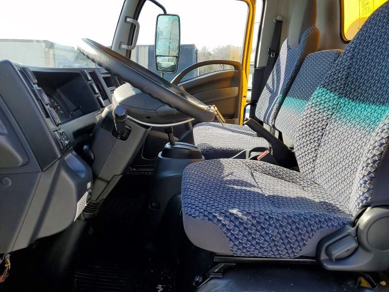 2023 Isuzu NPR HD-BOX Truck