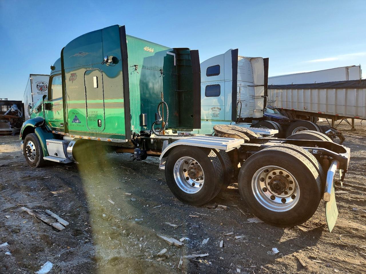 2019 Peterbilt 579 Semi Truck