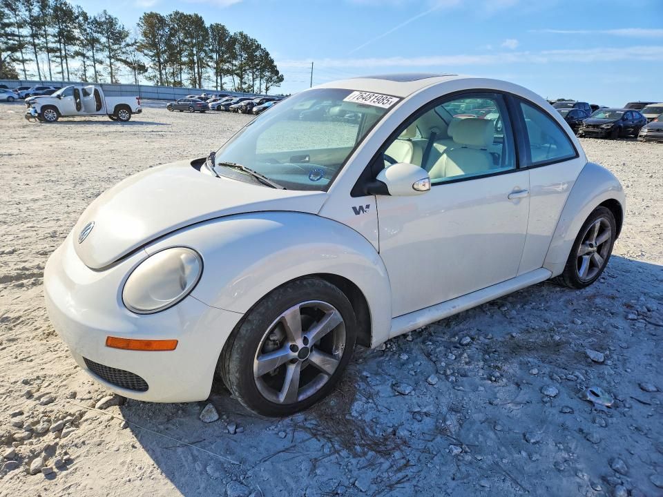 2008 Volkswagen New Beetle Triple White