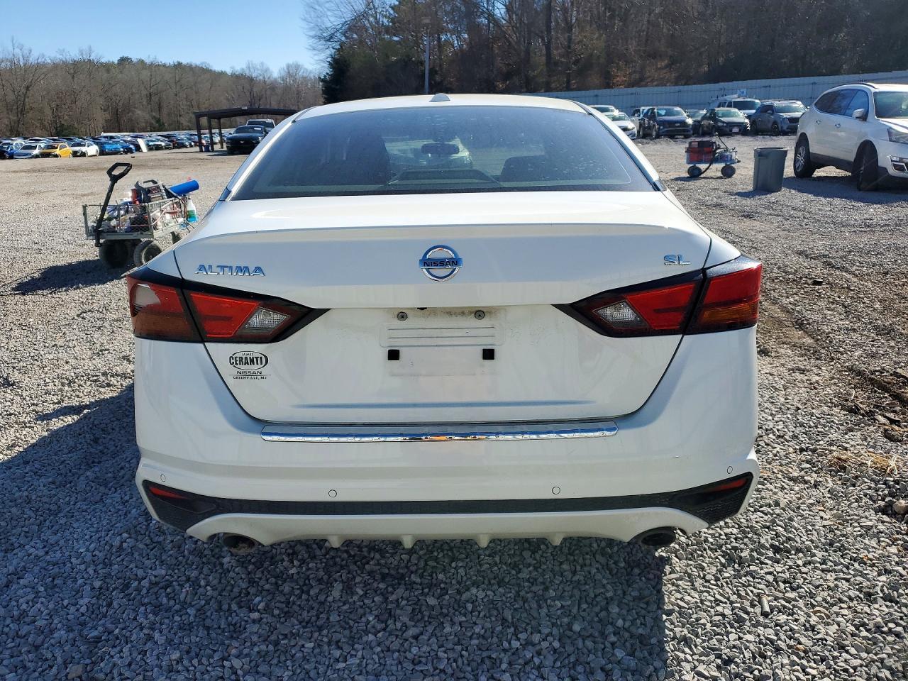 2022 Niss Altima sl