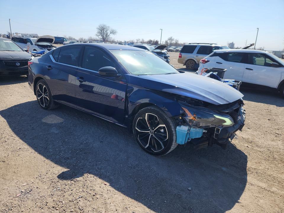 2023 Nissan Altima sr