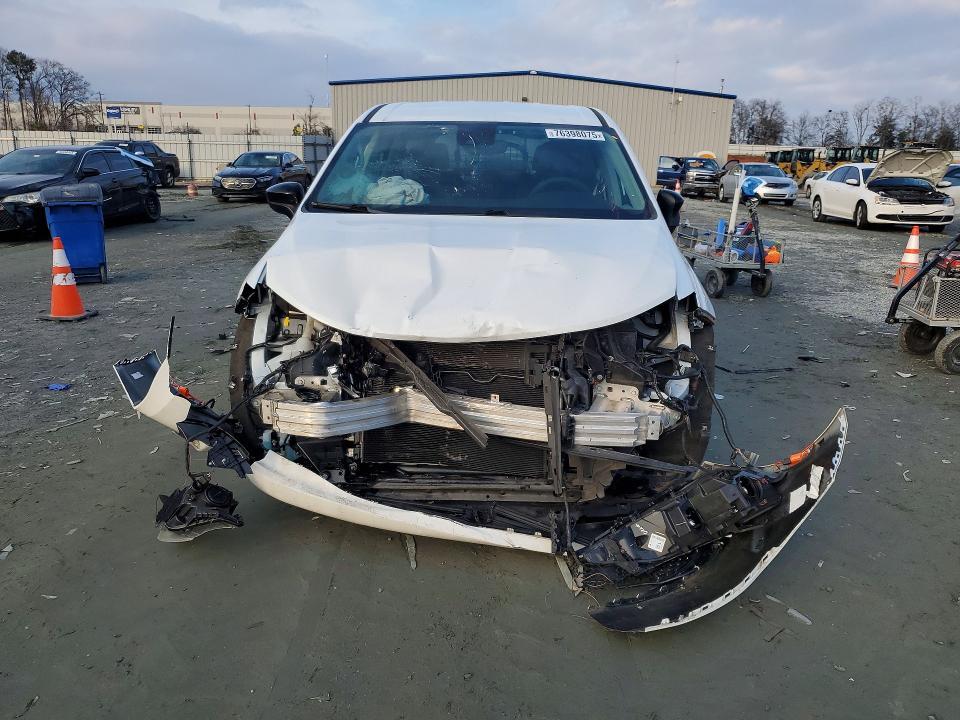 2024 Chrysler Voyager lx