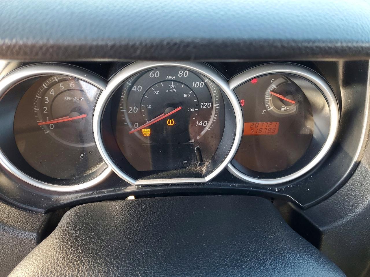 2011 Nissan Versa s