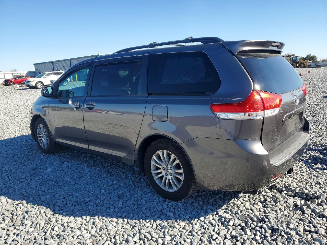 2011 Toyota Sienna XLE 8-Passenger