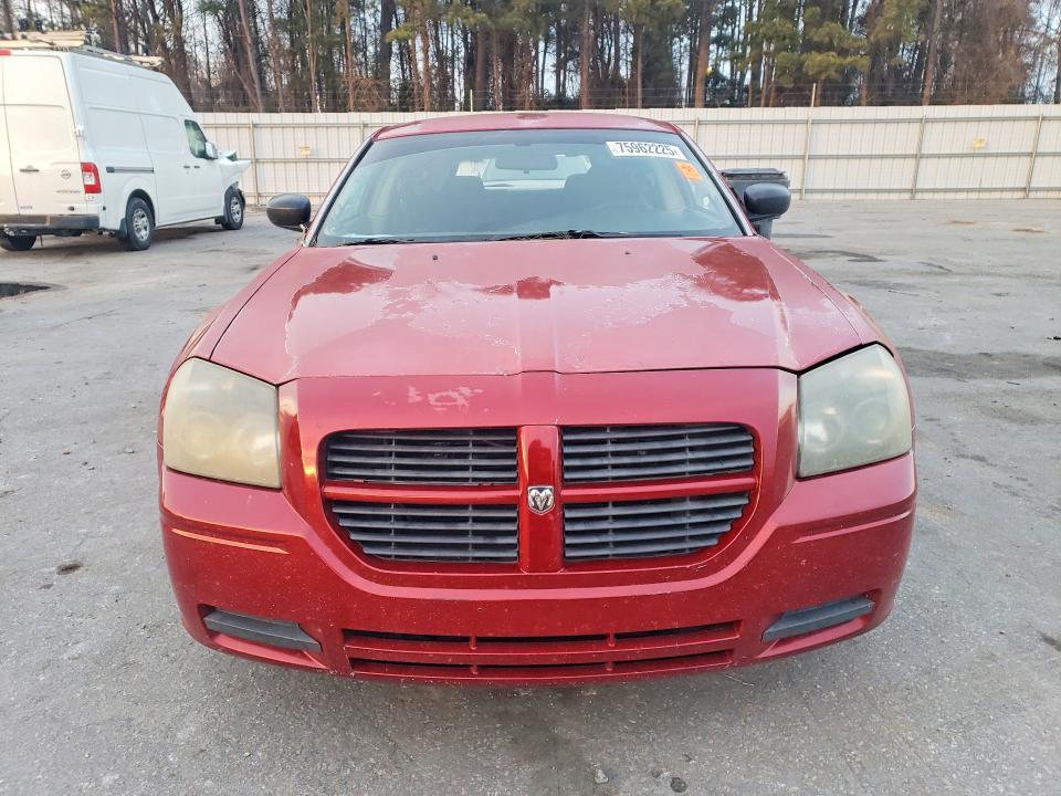 2005 Dodge Magnum se