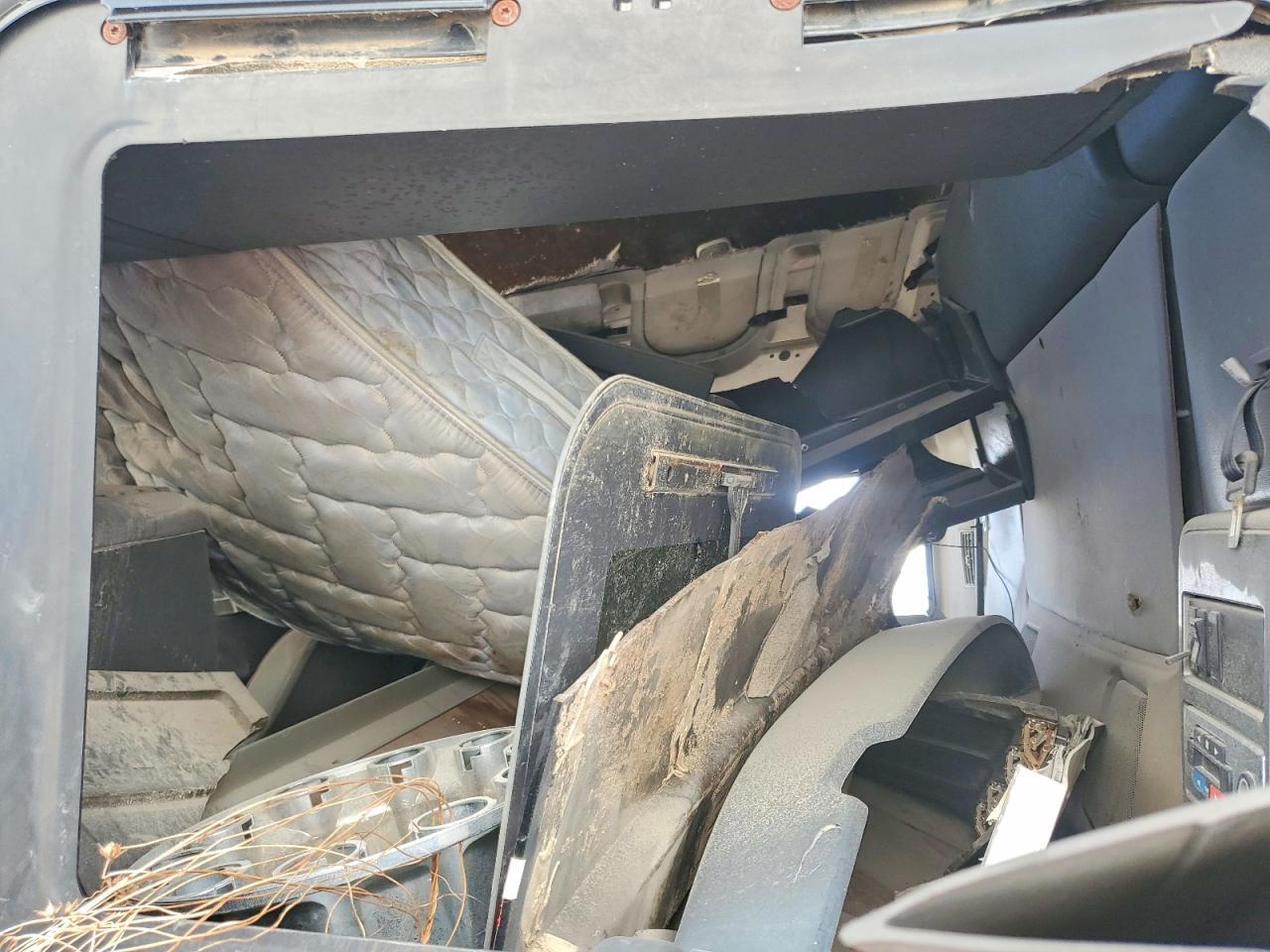 2014 International LF517 Semi Truck