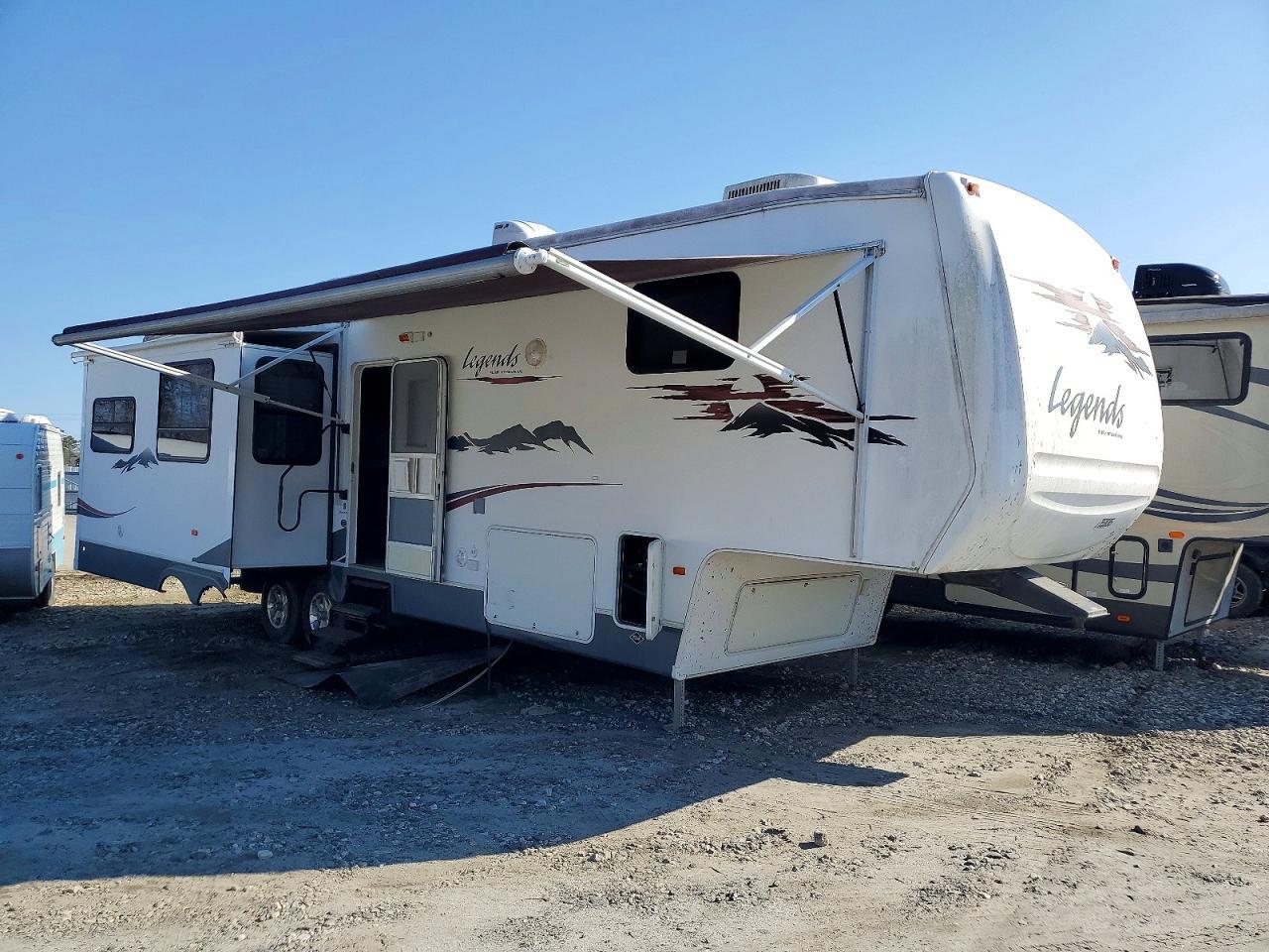 2007 Pilgrim In Ternational Legends 35LK4S-HP Camper