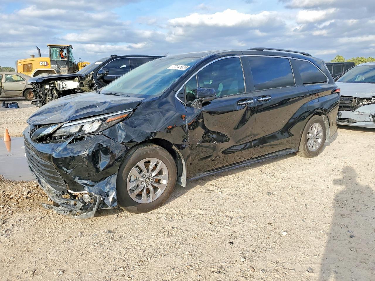 2025 Toyota Sienna xle