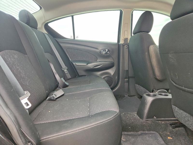 2014 Niss Versa