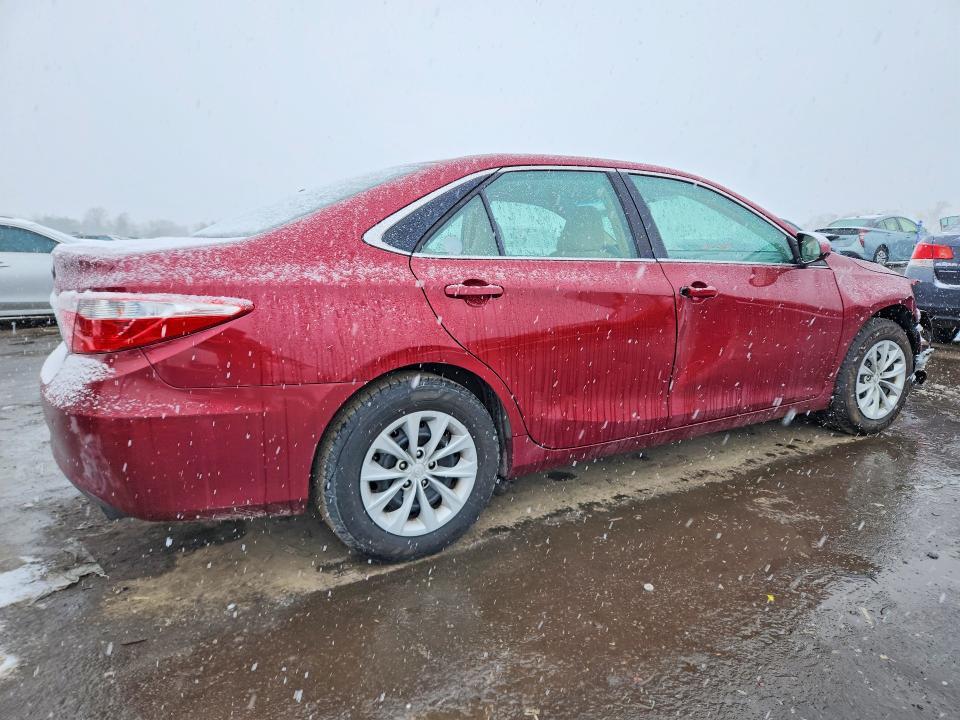 2016 Toyota Camry le