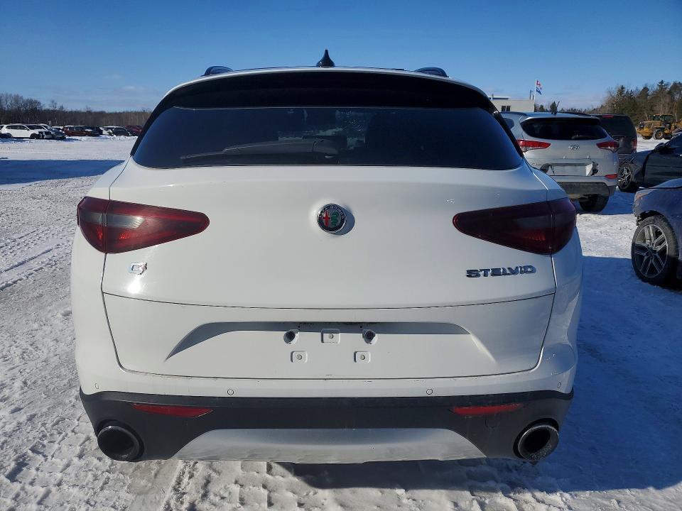 2018 Alfa Romeo Stelvio ti Sport