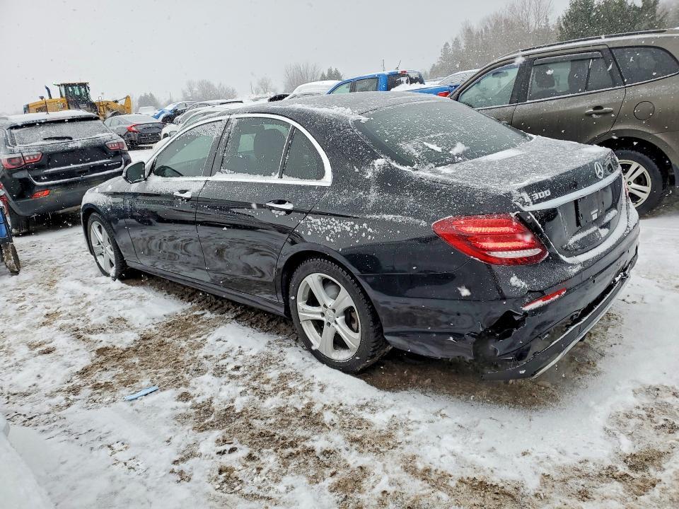 2018 Mercedes-Benz E300w 4matic 4DR