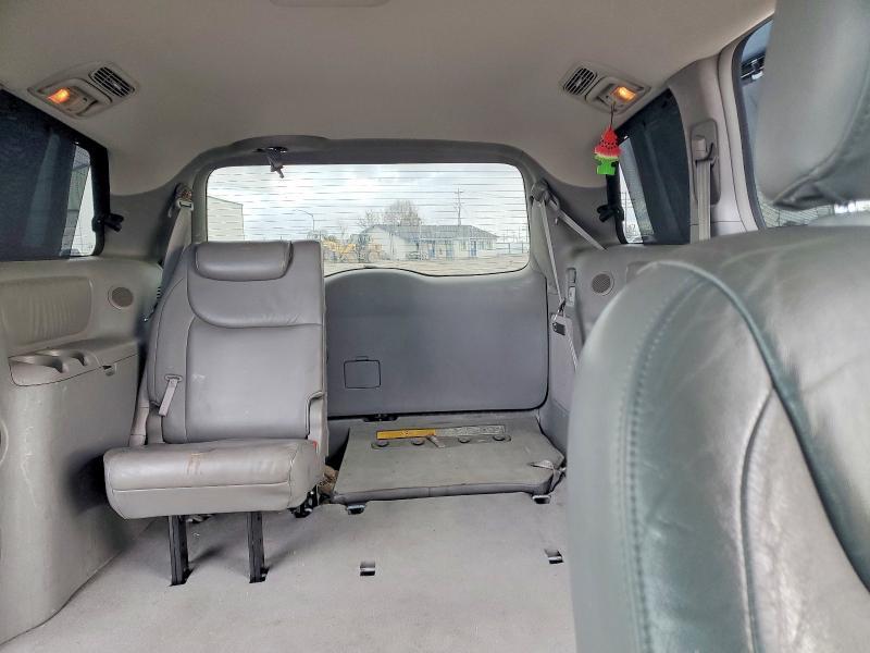 2004 Toyota Sienna xle 7 Passenger