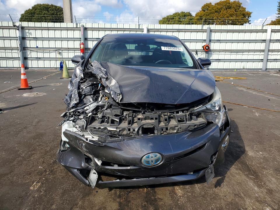 2016 Toyota Prius Three Touring