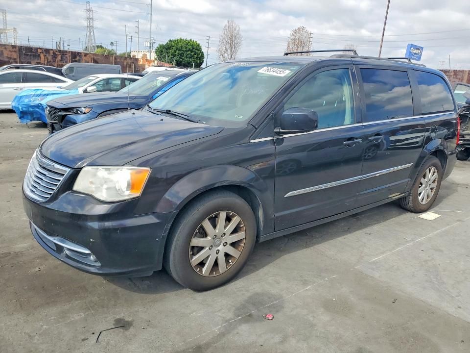 2014 Chrysler Town & Country Touring