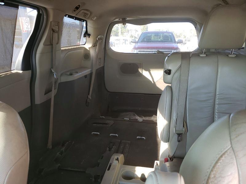 2011 Toyota Sienna xle