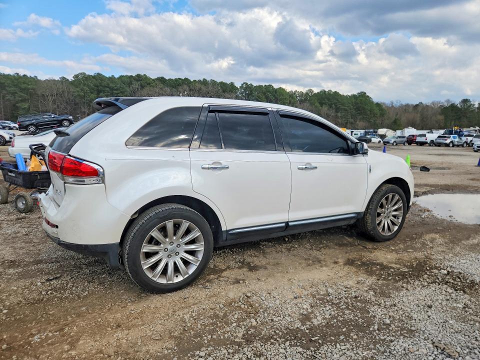 2013 Lincoln Townhouse MKX