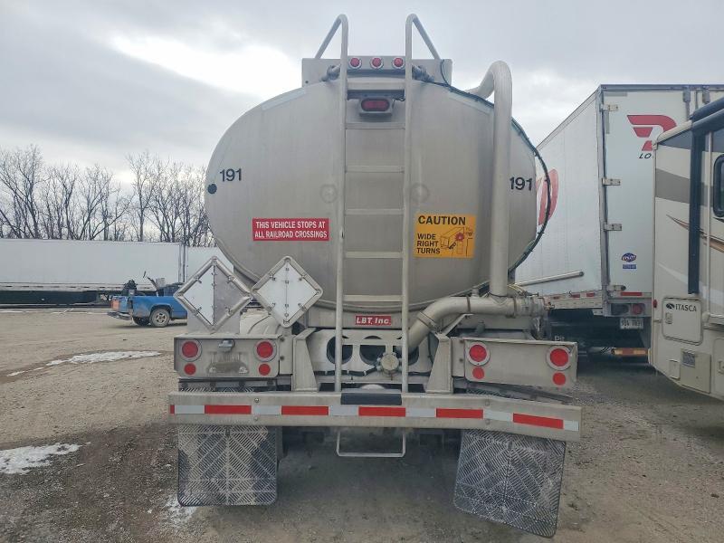 2009 LBT Fuel Tank Trailer
