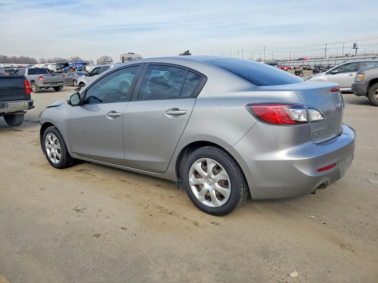 2013 Mazda 3 I