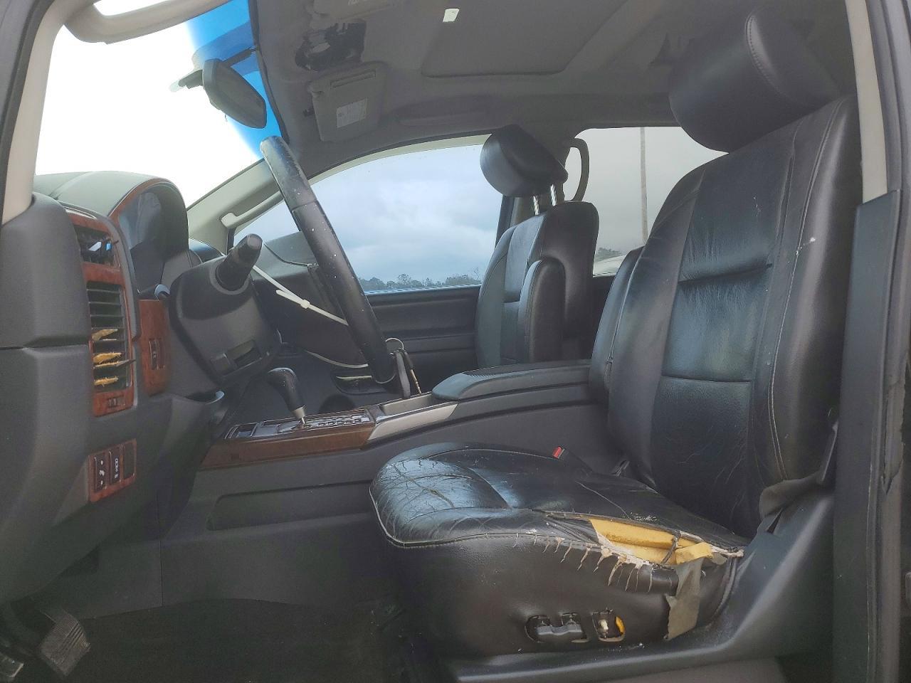 2010 Nissan Titan SE