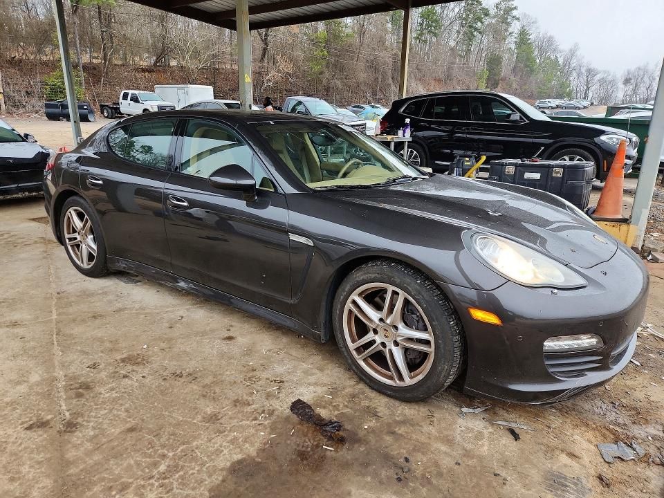 2012 Porsche Panamera 2