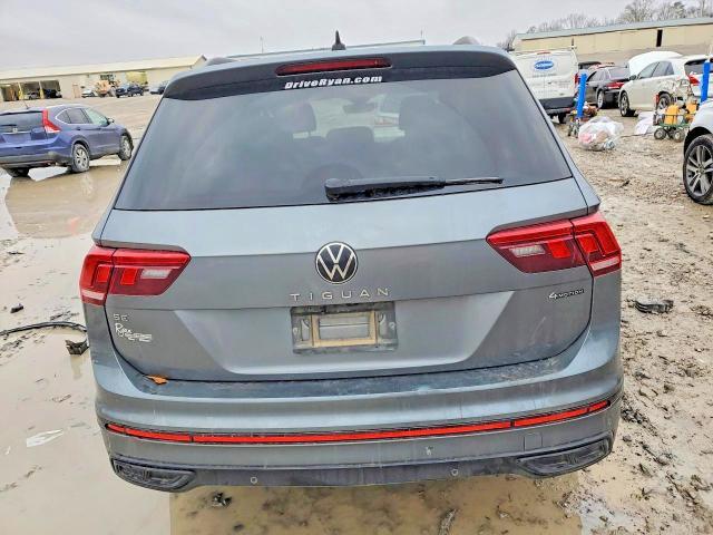 2022 Volkswagen Tiguan se R-line Black