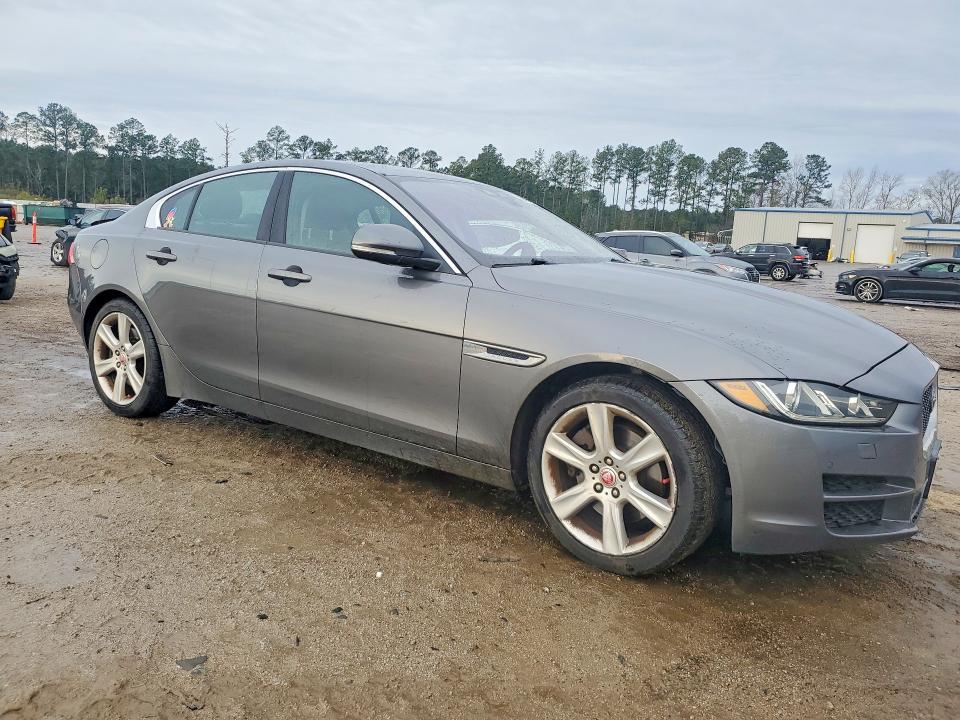 2017 Jaguar Xe Premium